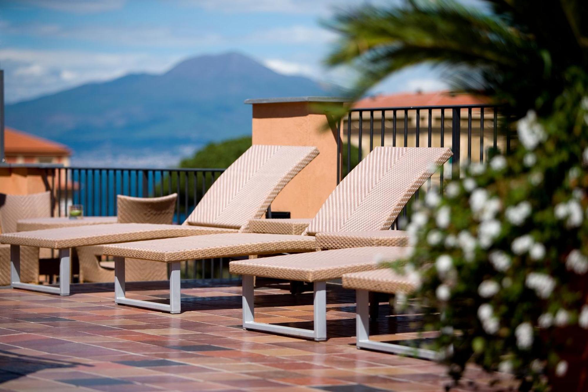 Hotel Palazzo Guardati Sorrento Exterior foto