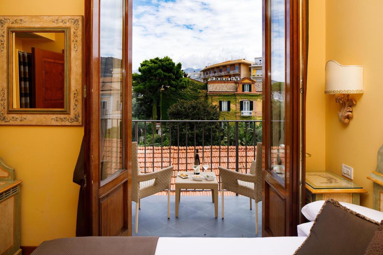 Hotel Palazzo Guardati Sorrento Exterior foto